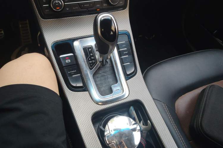 Used Geely Auto Emgrand GS 2016 Sport Edition 1.3T Automatic ZhenShang Model Gear Lever
