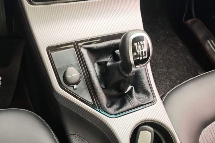 Used Geely Auto Emgrand GS 2016 Elegant Edition 1.8L Manual LingShang Model Gear Lever