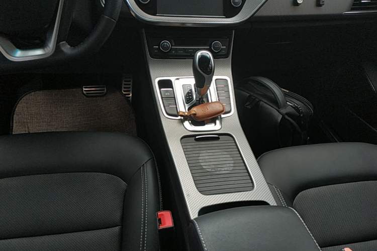 Used Geely Auto Emgrand GS 2016 Sport Edition 1.3T Automatic LingShang Model Gear Lever
