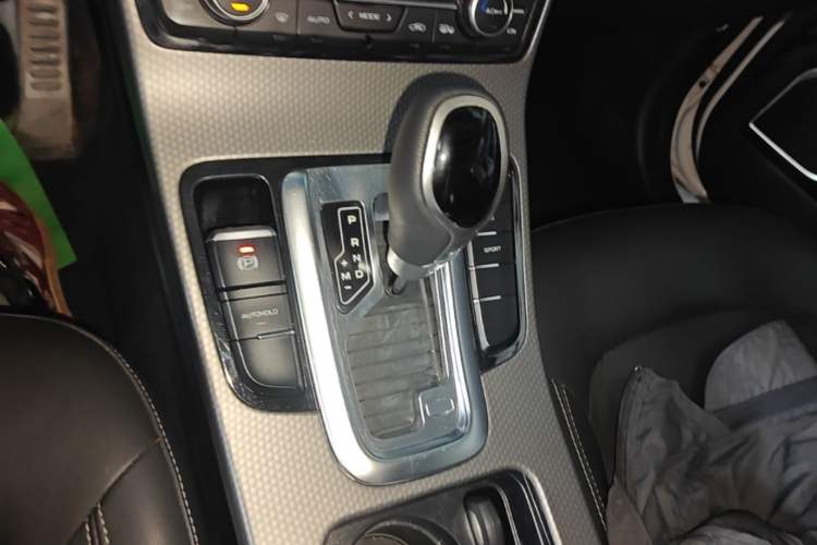 Used Geely Auto Emgrand GS 2016 Sport Edition 1.8L Automatic LingShang Model Gear Lever