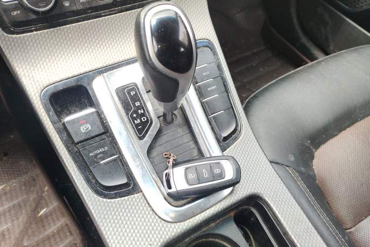 Used Geely Auto Emgrand GS 2016 Sport Edition 1.3T Automatic LingShang Model Gear Lever
