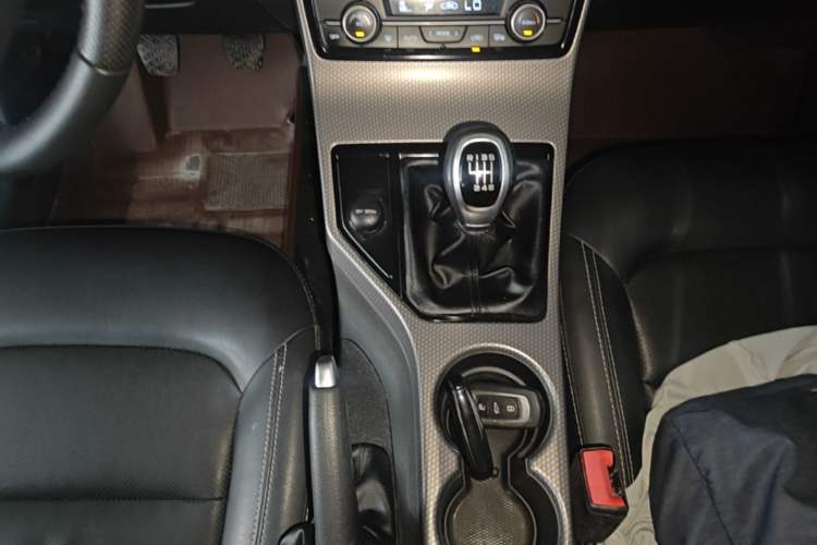 Used Geely Auto Emgrand GS 2016 Elegant Edition 1.8L Manual LingShang Model Gear Lever