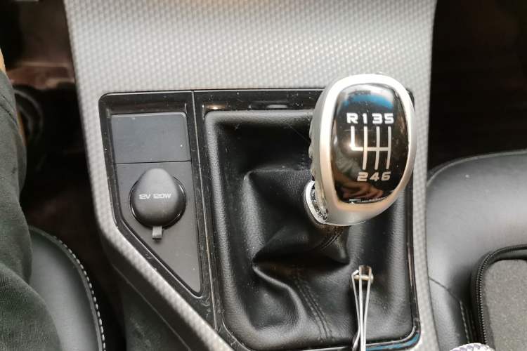 Used Geely Auto Emgrand GS 2016 Sports Edition 1.8L Manual LingShang Model Gear Lever