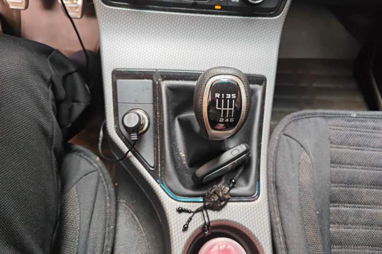 Used Geely Auto Emgrand GS 2016 Sports Edition 1.8L Manual LingShang Model Gear Lever
