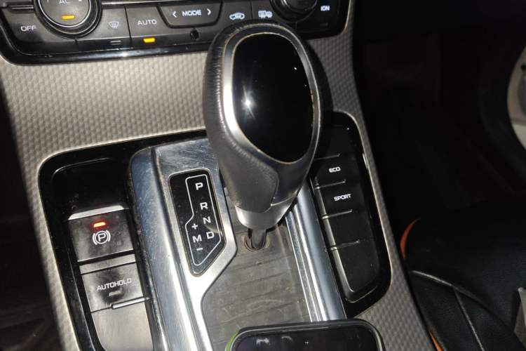 Used Geely Auto Emgrand GS 2016 Sport Edition 1.8L Automatic LingShang Model Gear Lever