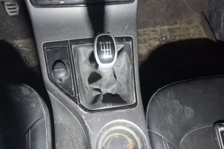 Used Geely Auto Emgrand GS 2016 Sports Edition 1.8L Manual LingShang Model Gear Lever