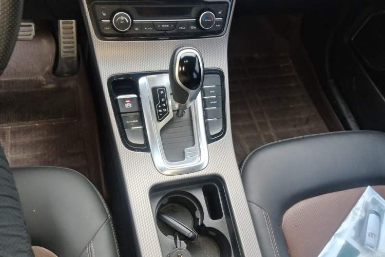 Used Geely Auto Emgrand GS 2016 Sport Edition 1.3T Automatic ZhenShang Model Gear Lever