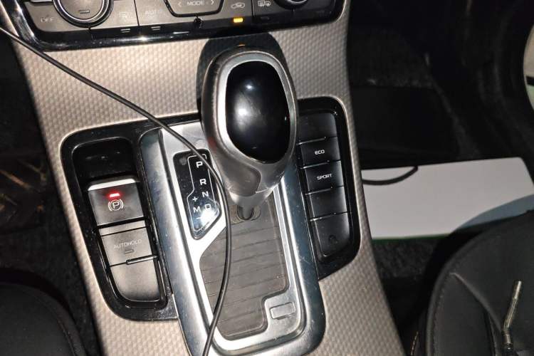 Used Geely Auto Emgrand GS 2016 Sport Edition 1.3T Automatic ZhenShang Model Gear Lever
