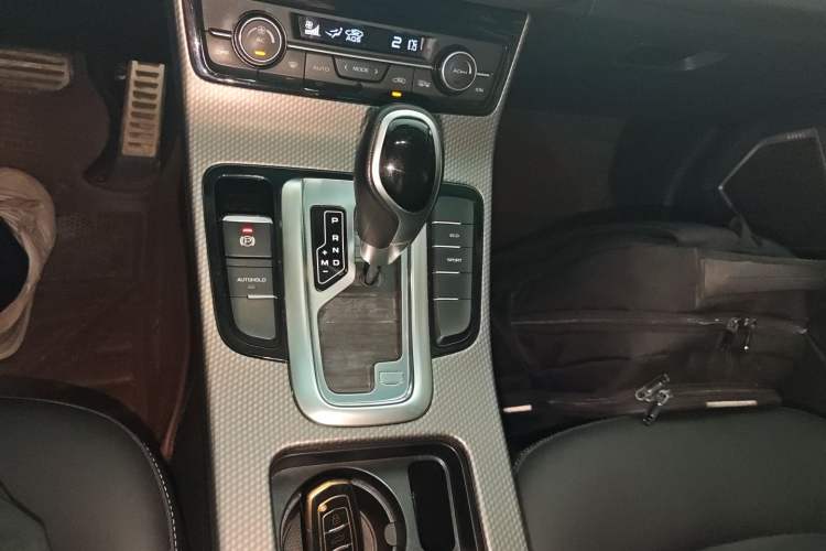Used Geely Auto Emgrand GS 2016 Sport Edition 1.8L Automatic LingShang Model Gear Lever