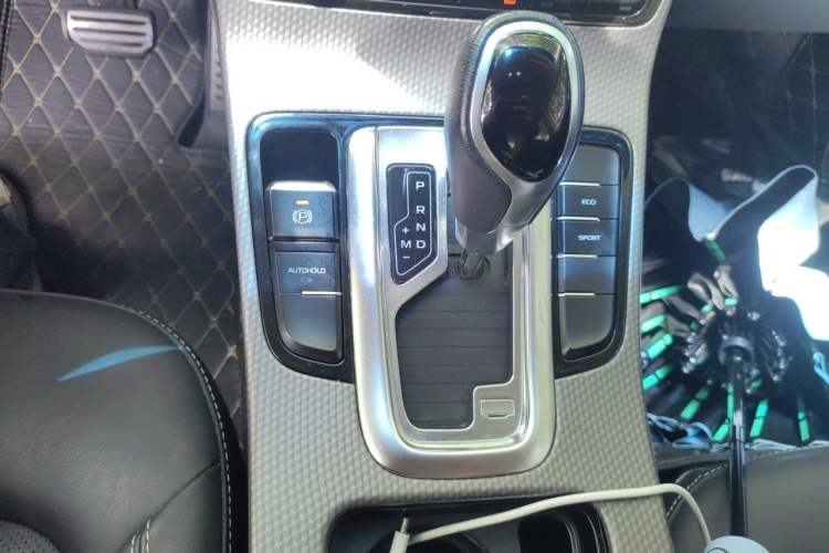 Used Geely Auto Emgrand GS 2016 Sport Edition 1.3T Automatic LingShang Model Gear Lever