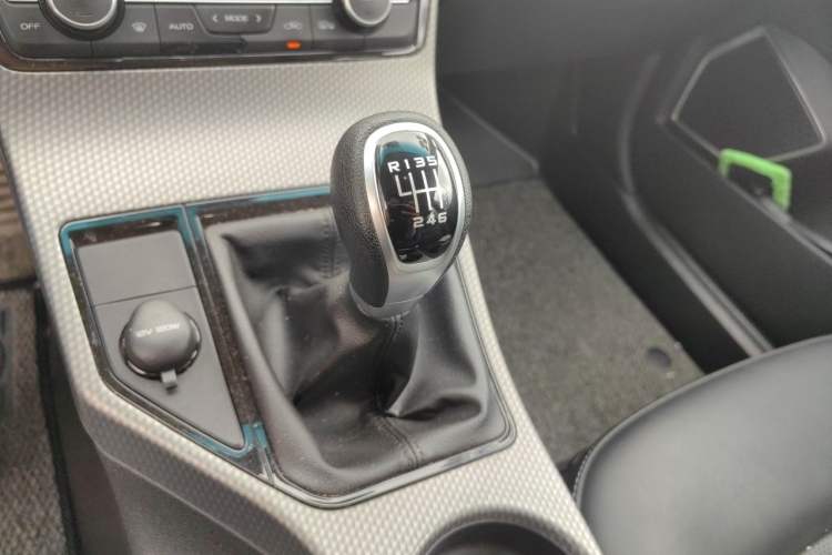 Used Geely Auto Emgrand GS 2016 Sports Edition 1.8L Manual LingShang Model Gear Lever