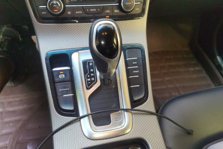 Used Geely Auto Emgrand GS 2016 Elegant Edition 1.8L Automatic LingShang Model Gear Lever