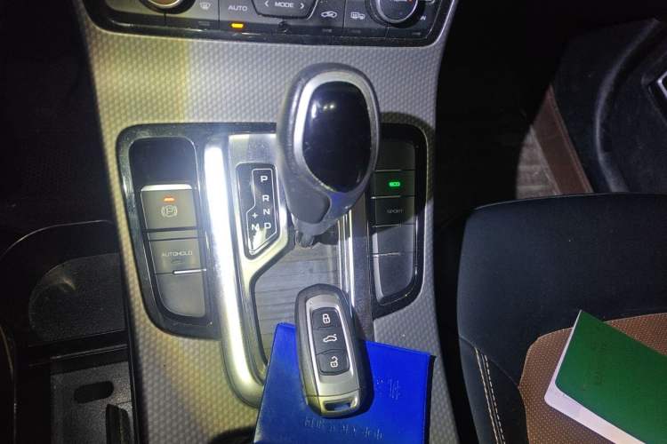 Used Geely Auto Emgrand GS 2016 Elegant Edition 1.3T Automatic ZhenShang Model Gear Lever