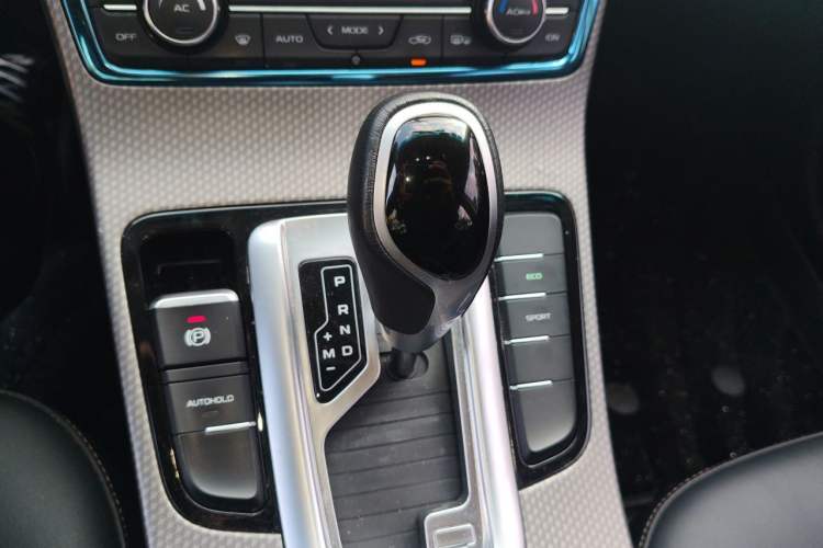 Used Geely Auto Emgrand GS 2016 Sport Edition 1.3T Automatic ZhenShang Model Gear Lever