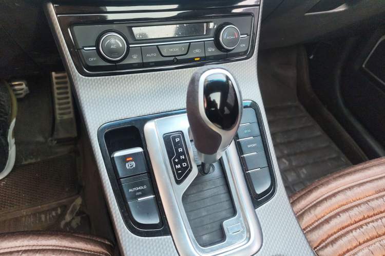 Used Geely Auto Emgrand GS 2016 Sport Edition 1.3T Automatic LingShang Model Gear Lever