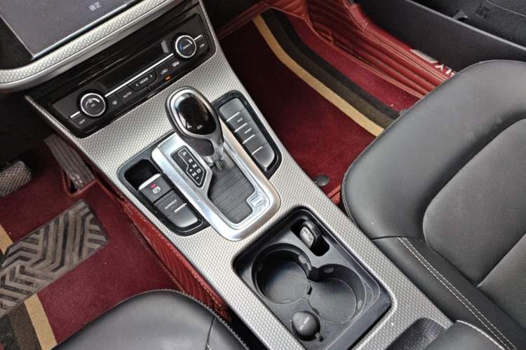 Used Geely Auto Emgrand GS 2016 Elegant Edition 1.3T Automatic LingShang Model Gear Lever