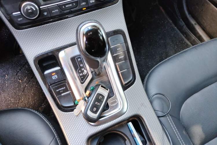 Used Geely Auto Emgrand GS 2016 Elegant Edition 1.8L Automatic LingShang Model Gear Lever