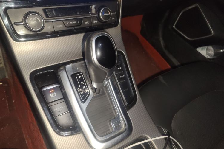 Used Geely Auto Emgrand GS 2016 Sport Edition 1.8L Automatic LingShang Model Gear Lever