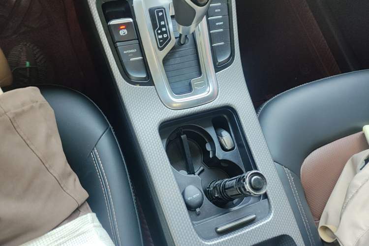 Used Geely Auto Emgrand GS 2016 Sport Edition 1.3T Automatic ZhenShang Model Gear Lever