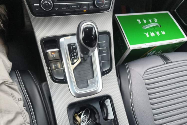 Used Geely Auto Emgrand GS 2016 Sport Edition 1.3T Automatic LingShang Model Gear Lever