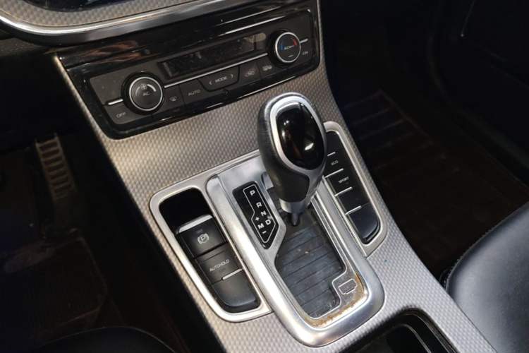 Used Geely Auto Emgrand GS 2016 Sport Edition 1.8L Automatic LingShang Model Gear Lever