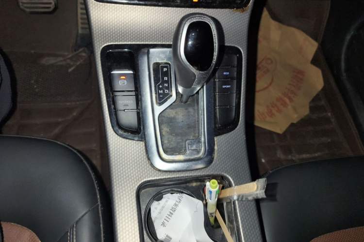 Used Geely Auto Emgrand GS 2016 Sport Edition 1.3T Automatic ZhenShang Model Gear Lever