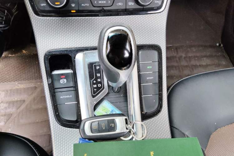 Used Geely Auto Emgrand GS 2016 Sport Edition 1.3T Automatic ZhenShang Model Gear Lever