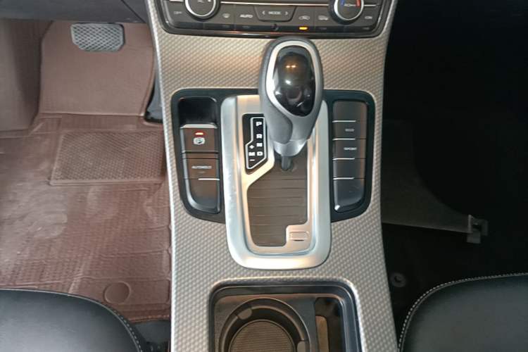Used Geely Auto Emgrand GS 2016 Elegant Edition 1.3T Automatic LingShang Model Gear Lever