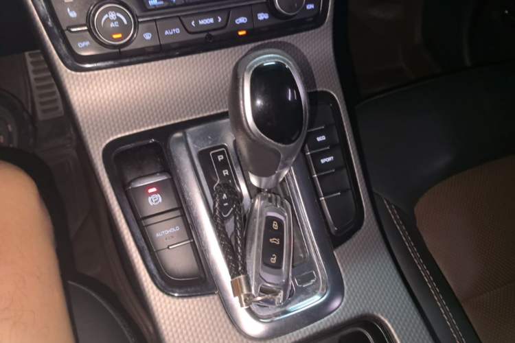 Used Geely Auto Emgrand GS 2016 Sport Edition 1.3T Automatic ZhenShang Model Gear Lever
