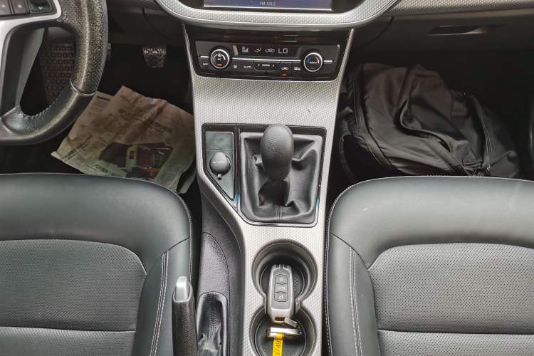 Used Geely Auto Emgrand GS 2016 Elegant Edition 1.8L Manual LingShang Model Gear Lever