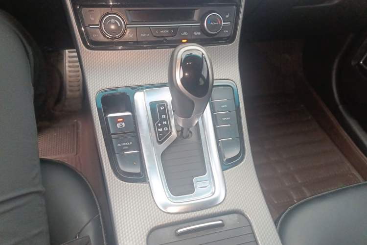 Used Geely Auto Emgrand GS 2016 Sport Edition 1.3T Automatic ZhenShang Model Gear Lever