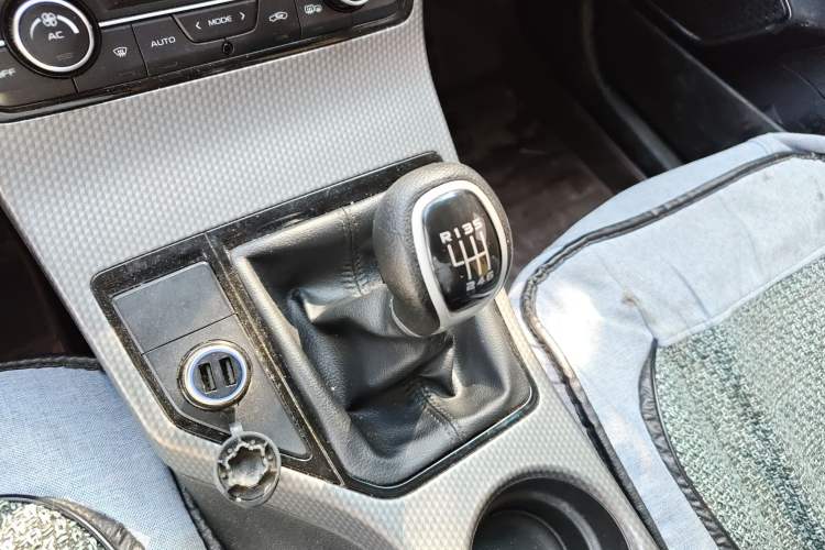Used Geely Auto Emgrand GS 2016 Sports Edition 1.8L Manual LingShang Model Gear Lever