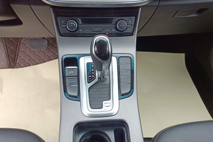 Used Geely Auto Emgrand GS 2016 Elegant Edition 1.3T Automatic ZhenShang Model Gear Lever