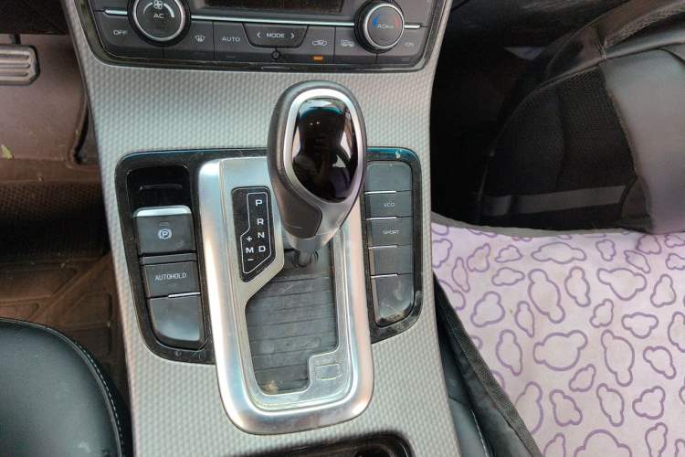 Used Geely Auto Emgrand GS 2016 Sport Edition 1.8L Automatic LingShang Model Gear Lever