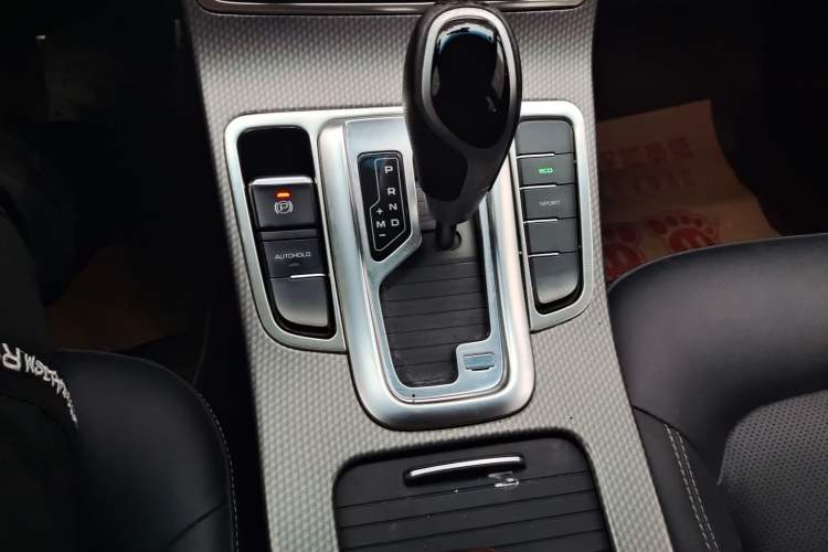 Used Geely Auto Emgrand GS 2016 Elegant Edition 1.3T Automatic LingShang Model Gear Lever