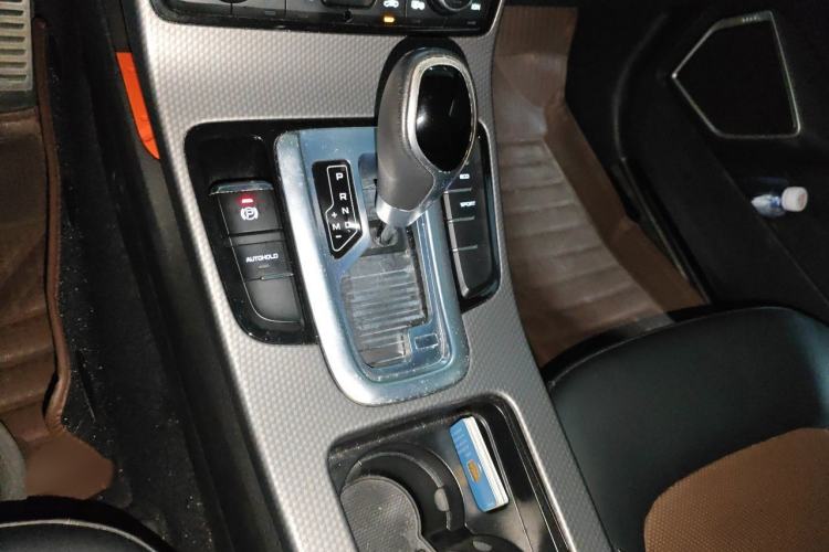 Used Geely Auto Emgrand GS 2016 Elegant Edition 1.3T Automatic ZhenShang Model Gear Lever
