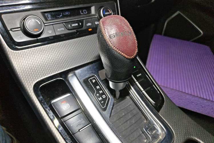 Used Geely Auto Emgrand GS 2016 Sport Edition 1.8L Automatic LingShang Model Gear Lever