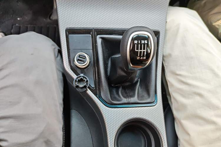 Used Geely Auto Emgrand GS 2016 Sports Edition 1.8L Manual LingShang Model Gear Lever
