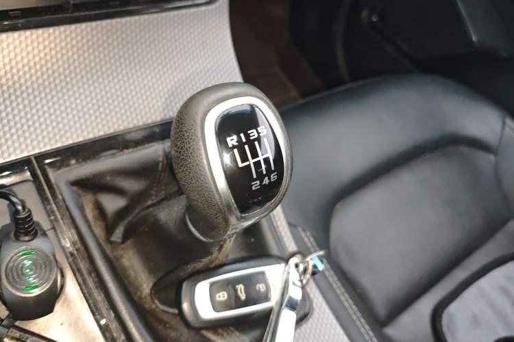 Used Geely Auto Emgrand GS 2016 Sport Edition 1.3T Manual LingShang Model Gear Lever