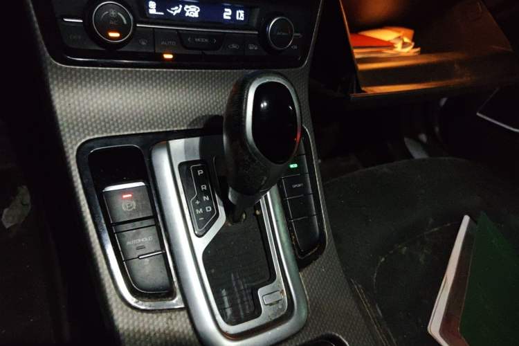 Used Geely Auto Emgrand GS 2016 Sport Edition 1.8L Automatic LingShang Model Gear Lever