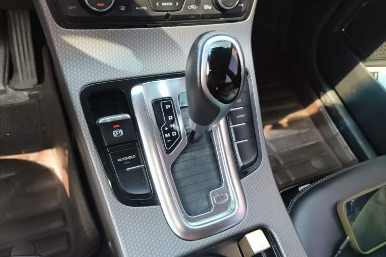 Used Geely Auto Emgrand GS 2016 Elegant Edition 1.3T Automatic LingShang Model Gear Lever
