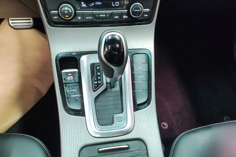 Used Geely Auto Emgrand GS 2016 Sport Edition 1.8L Automatic LingShang Model Gear Lever