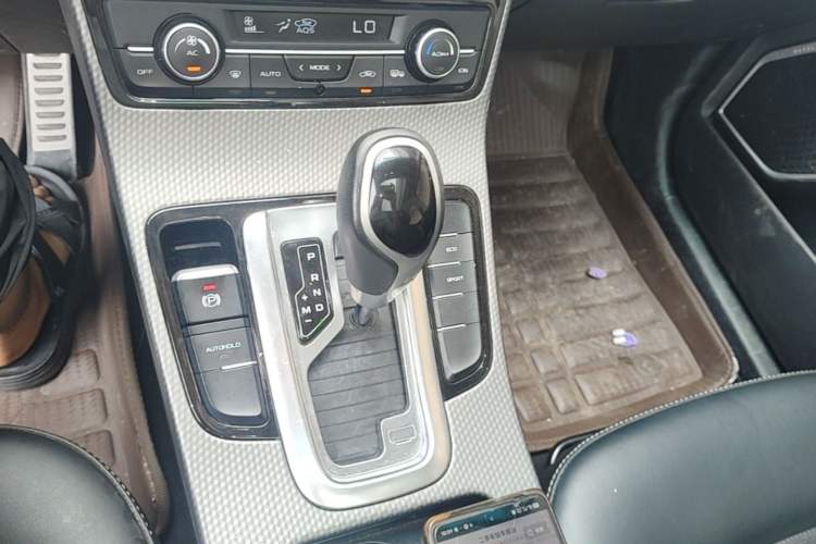 Used Geely Auto Emgrand GS 2016 Sport Edition 1.8L Automatic LingShang Model Gear Lever