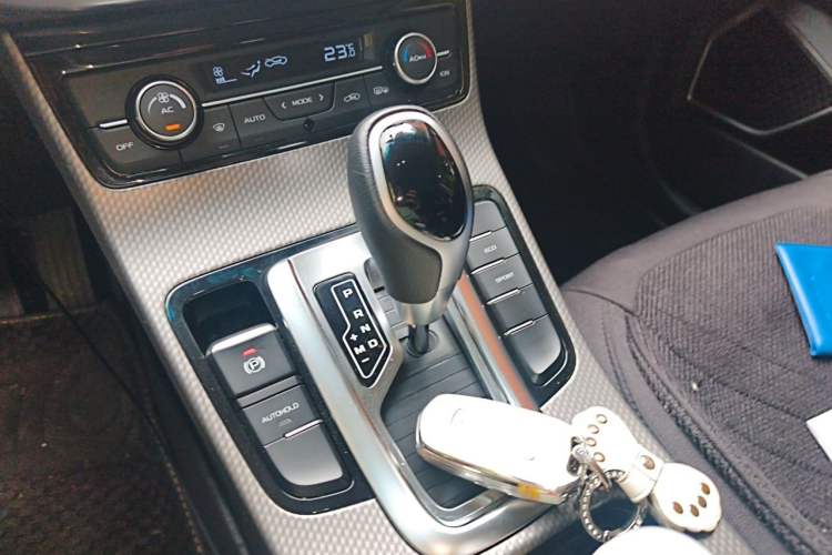 Used Geely Auto Emgrand GS 2016 Elegant Edition 1.8L Automatic LingShang Model Gear Lever