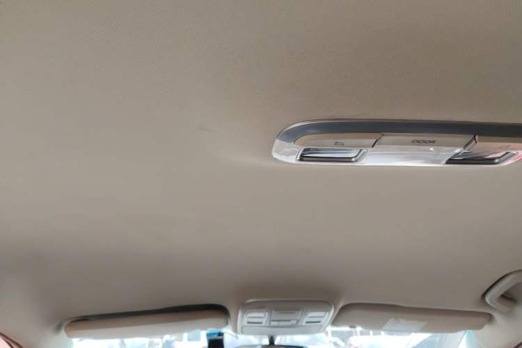 Used Geely Auto Emgrand GS 2016 Elegant Edition 1.3T Manual LingShang Model Headliner