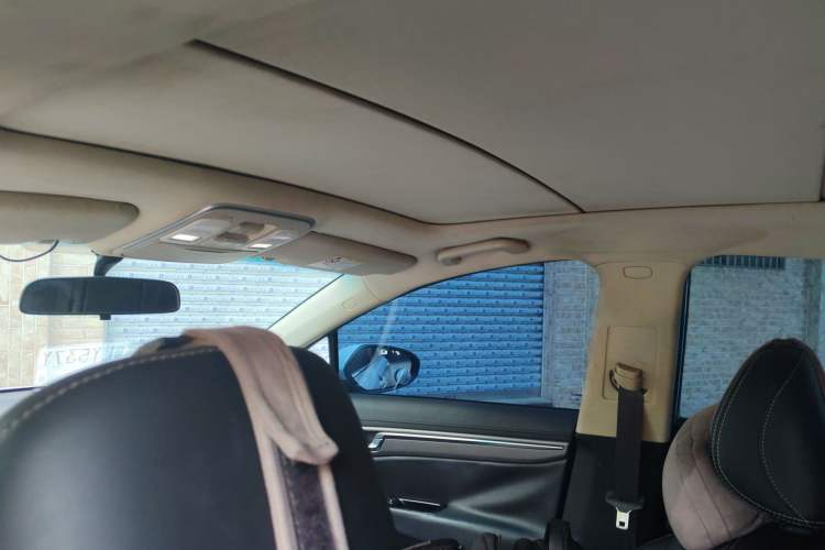 Used Geely Auto Emgrand GS 2016 Elegant Edition 1.3T Automatic LingShang Model Headliner