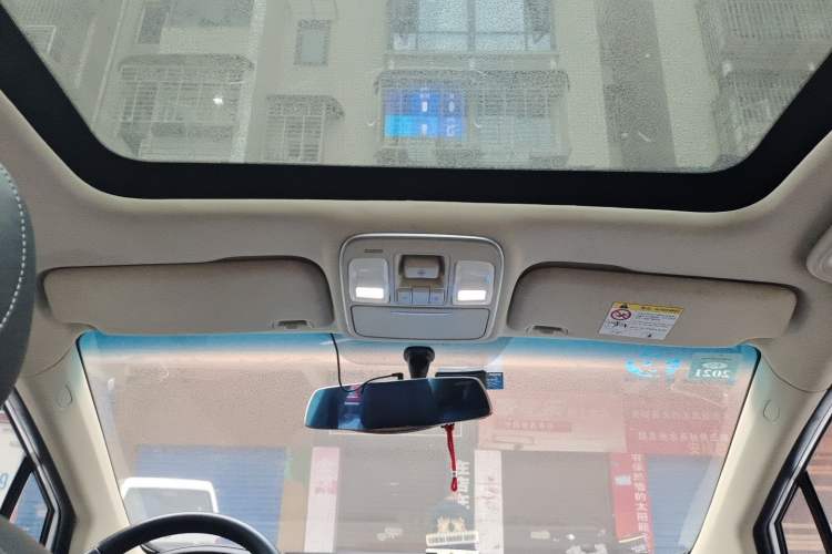 Used Geely Auto Emgrand GS 2016 Elegant Edition 1.3T Automatic LingShang Model Headliner