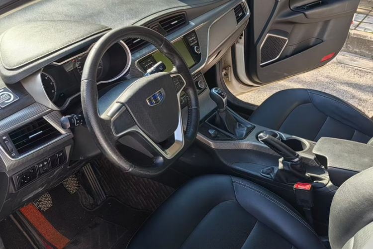Used Geely Auto Emgrand GS 2016 Elegant Edition 1.8L Manual LingShang Model Interior 2