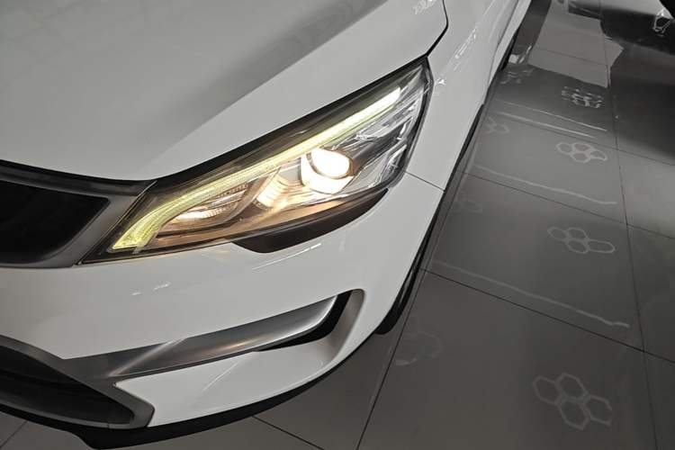 Used Geely Auto Emgrand GS 2016 Sport Edition 1.8L Automatic LingShang Model Left Front Headlight