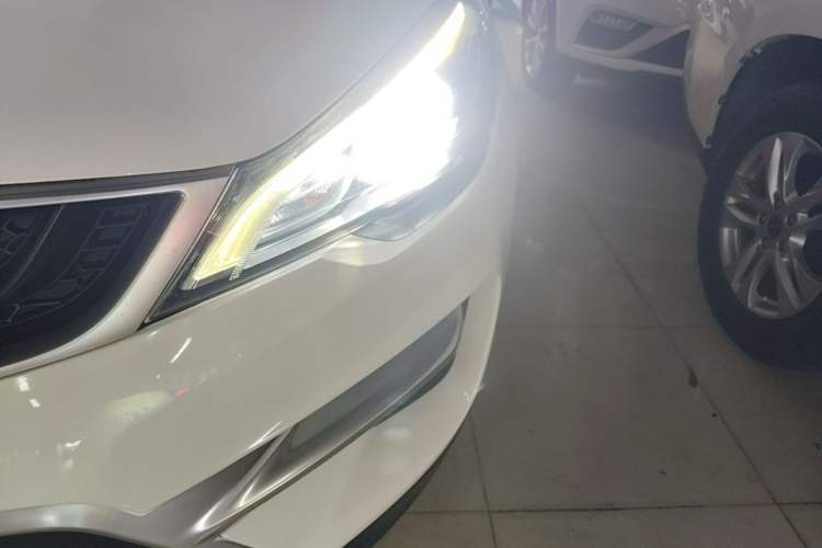 Used Geely Auto Emgrand GS 2016 Sport Edition 1.3T Automatic LingShang Model Left Front Headlight